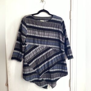 Niche Nilgun Derman Womens S Black/Gray/Pink Textured Art to Wear top